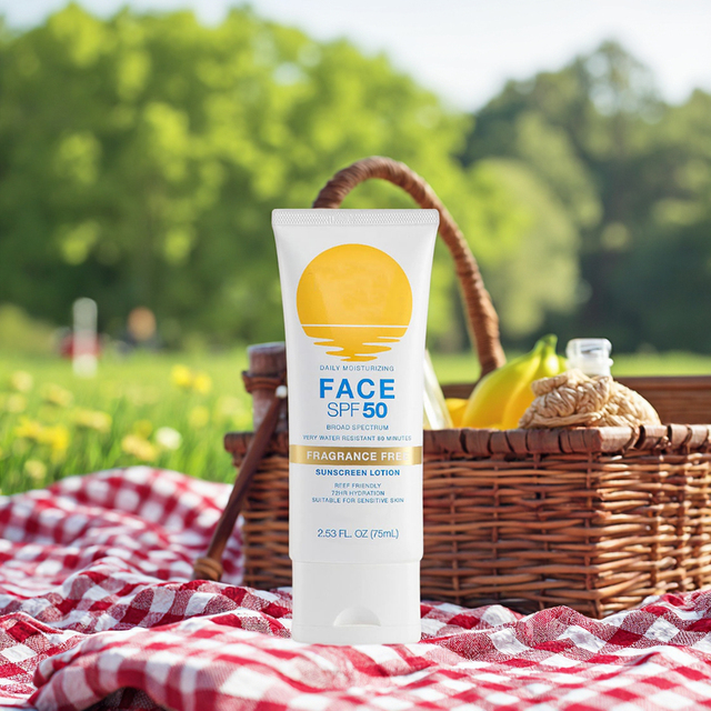 OEM Mineral Vegan Daily Hydrating SPF 50 Sunscreen Lotion Organic Facial Sunblock Cream for Sun Tanning Private Label Wholesale
