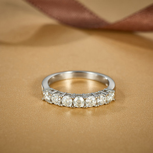 Vente <span class=keywords><strong>en</strong></span> gros de bague Moissanite 7 pierres <span class=keywords><strong>en</strong></span> <span class=keywords><strong>argent</strong></span> sterling 925 de haute qualité bijoux classiques exquis pour mariage et fiançailles - Product Image 1