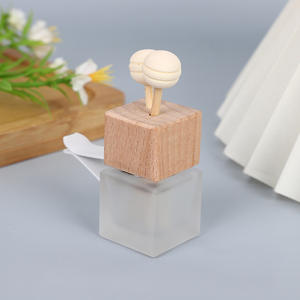 Diffuseur de <span class=keywords><strong>parfum</strong></span> de voiture rechargeable 8 ml pour grille d'aération, pendentif d'aromathérapie transfrontalier, ornement et accessoires intérieurs - Product Image 2