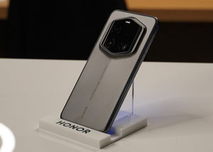 Versión Global Magic 7 RSR 6.8 120Hz LTPO Snapdragon 8 Elite Cámara de 200MP 5850mAh 100W IP69 Smartphone 5G Resistente al Agua - Product Image 4