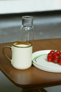 Taza de café de cerámica con borde dorado y mango, Impresión de logotipo personalizado, sublimación, taza en blanco - Product Image 3