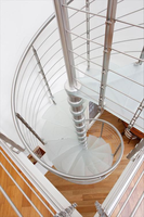 Escalier en colimaçon élégant en acier et bois CBMmart 2024 avec garantie de 5 ans, design moderne pour usage intérieur