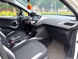 <span class=keywords><strong>Peugeot</strong></span> <span class=keywords><strong>2008</strong></span> 1.6L Essence SUV <span class=keywords><strong>Automatique</strong></span> LHD 2015 d'<span class=keywords><strong>occasion</strong></span> pour l'exportation - Product Image 5