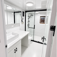 Maison préfabriquée moderne en conteneur, 3 chambres avec cuisine et salon, design modulaire pour logement familial, dortoir, camp