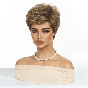 <span class=keywords><strong>Parrucca</strong></span> Sintetica Corta Pixie Bob Marrone con Frangia, Naturale e Stratificata, Adatta sia per Uomini che per Donne - Product Image 2