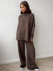 Completo coordinato due pezzi in maglia a coste da donna, caldo e confortevole, con maglione oversize a collo alto e <span class=keywords><strong>pantaloni</strong></span> a vita alta, ideale per l'autunno e l'inverno 2026 - Product Image 2