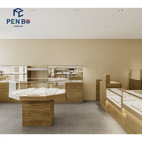 Solution de conception et d'aménagement de vitrines pour bijouterie, fabricant de mobilier de luxe moderne pour magasins de bijoux