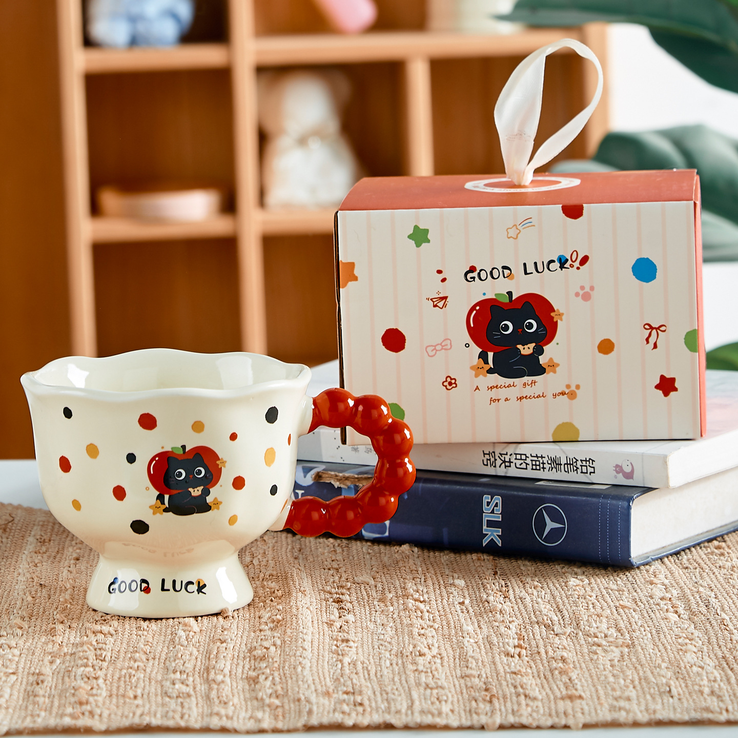 Taza roja del gato [con la caja de regalo]