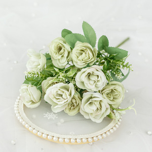 Bouquet de roses artificielles 10 têtes fleurs en soie roses décoration maison mariage art floral - Product Image 2