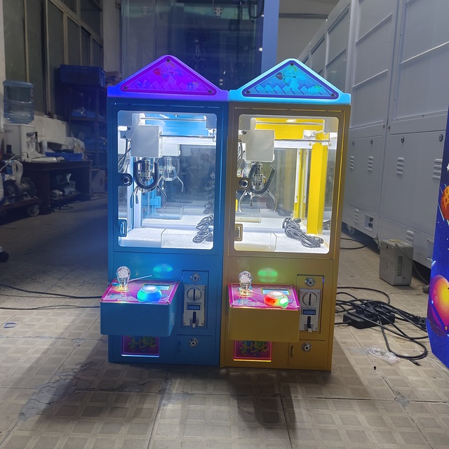 Mini Claw Crane Machine Arcade Toys Plush Coin Operated Games Mega Small Claw Machine Vending Machine