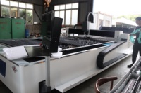 Máquina de Corte Láser de Fibra CNC de Precisión 6020 6000W FSTEC 4000E para Taller de Fabricación de Letreros en EE. UU., 220V 60Hz de Alta Velocidad JINDAJIN