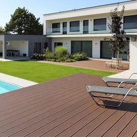 Plancher extérieur en composite bois-plastique (WPC) à grain de bois pour villa, jardin, terrasse