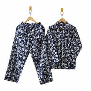 Conjunto de Pijama para Mujer, 100% Algodón, Estampado Geométrico, Manga Larga, Cuello Camisero, Pantalón Largo, Ropa de Dormir Clásica y Suave - Product Image 1