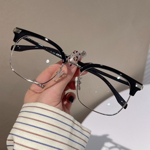 Nouvelles lunettes de vue demi-cerclées en métal, monture carrée pour hommes, anti-lumière bleue, protection UV, lunettes optiques T3 2220 taille moyenne - Product Image 1