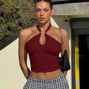<span class=keywords><strong>Crop</strong></span> <span class=keywords><strong>top</strong></span> à manches courtes style américain avec col métallique, décolleté plongeant et coupe ajustée - Product Image 4