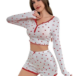 Pyjamas pour femmes sexy européennes et américaines, manches longues, shorts, motif d'amour imprimé, boutons, ensembles de pyjamas de nuit - Product Image 5