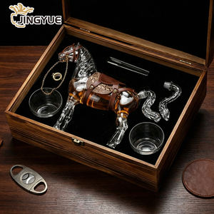 Ensemble de carafe à whisky artisanale en verre en forme de cheval pour bar à domicile, avec 2 verres à whisky Old Fashioned, cadeau pour hommes, bourbon, vodka - Product Image 2