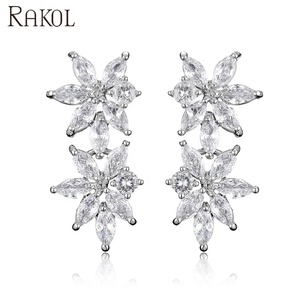 Boucles d'oreilles classiques fantaisie en zircon cubique doré RAKOL EP4144, bijoux de charme tendance - Product Image 3