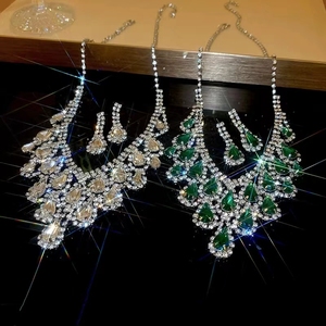 Fiesta de noche Mujeres Vestido de lujo Conjunto de joyas Rhinestone Gota de agua Borla verde Collar Pendientes Conjuntos - Product Image 2