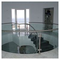 Balustrade Courbe Personnalisée PRIMA : Forme Élégante Adaptée aux Escaliers en Spirale et aux Bords de Terrasses Courbes