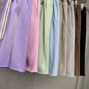 กางเกงขาสั้นผ้าฝ้ายสีพื้นสำหรับผู้ชาย เอวมีเชือกผูก ทรงหลวมสบาย เอวกลาง มีกระเป๋า ผ้าทอระบายอากาศได้ดี - Product Image 2