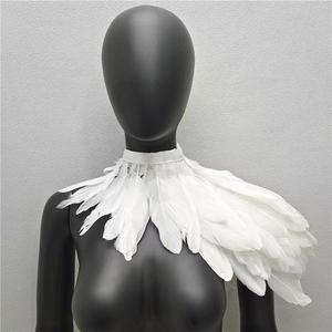 Capa de Hombro Suave con Plumas para Fotografía, Disfraces de Escenario y Espectáculos, Reuniones, Carnaval, Halloween, Pascua, Día de Todos los Santos - Product Image 5