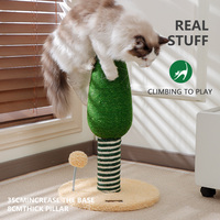Griffoir pour chat en sisal en gros, en forme d'arbre vert, avec balle interactive et base stable pour chats d'intérieur