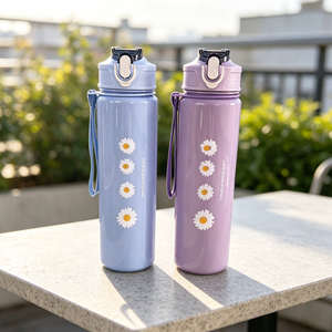 Botella de Agua de Plástico de 750 ml con Pajita, Diseño de Dibujos Animados Coloridos, Impresa con Lindos y Hermosos Personajes, para Niños, Ideal para Viajes y Campamentos - Product Image 5