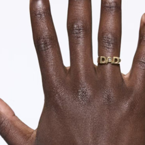 Bague personnalisée AOFEI en acier inoxydable plaqué or 18 carats avec inscription Famille (MAMAN, PAPA, FRATEL, <span class=keywords><strong>SOEUR</strong></span>) et zircones cubiques – <span class=keywords><strong>Cadeau</strong></span> pour Mère et Père - Product Image 3