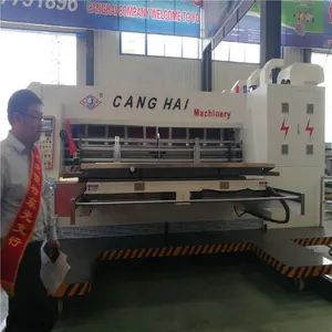 Китай, заводская цена, гофрированная картонная коробка, производство флексографской четырехцветной печатной прорезной и вырубной машины