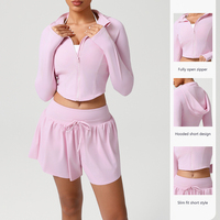D-SM2544TZ Ensemble de yoga et de fitness pour femme automne-hiver, short taille haute, manteau à capuche, col ajusté, style sport décontracté uni