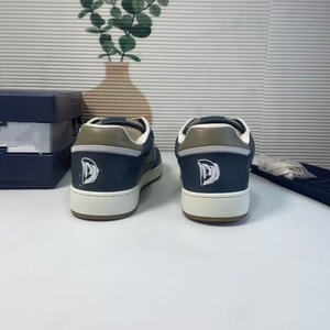 Zapatos Deportivos de Cuero Genuino de Marca Clásica de Lujo, con Amortiguación, Suela Gruesa, Diseño Casual de Alta Calidad por Diseñadores - Product Image 2