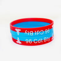 Échantillon Gratuit Meilleurs Cadeaux Promotionnels Nouveau Design Bracelet en Silicone Superposé Étanche Fait Main Couleurs Personnalisées Disponibles pour Noël