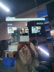 Vercon Smart Barber Mirror Salon AI Hairstyle Color Try-on Mise à jour automatique Écran 21.5 pouces Éclairage LED Bluetooth 600*800mm - Product Image 6