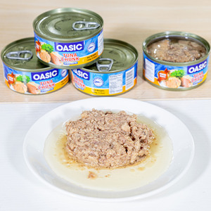 Prezzo di fabbrica di vendita caldo 125g * 50tin <span class=keywords><strong>in</strong></span> scatola di sardine <span class=keywords><strong>in</strong></span> olio vegetale personalizzato pesce senza corpo sale <span class=keywords><strong>in</strong></span> scatola di tonno sgombro pesce