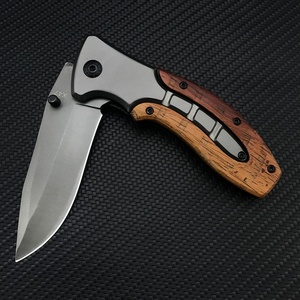 Cuchillo Plegable de Bolsillo para Caza y Camping, Hoja de Acero 5Cr15Mov, Mango de Madera y Acero Inoxidable de Grado DIY OEM - Product Image 4