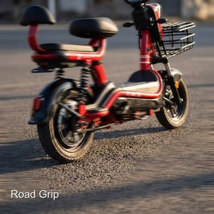 Vélo électrique pour femme adulte, cadre blanc, design à cadre bas, avec panier en osier, moteur 350W et poignées confortables pour les balades décontractées - Product Image 4