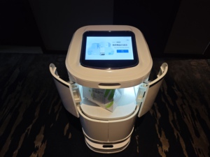 Robot humanoïde Scud pour la livraison d'aliments, de colis et d'équipements de chambre d'hôtel - Product Image 4