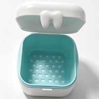Boîte à prothèses dentaires double couche avec panier de drainage, étui de rangement pour prothèses et appareils de rétention pour l'entretien dentaire