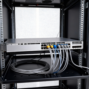 Commutateur Ethernet géré C9300X-24Y-A flambant neuf, 24 ports QSFP+ 40G pour réseaux d'entreprise haute vitesse - Product Image 5