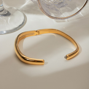 Bracelets à manchette tendance, géométriques, en acier titane plaqué or, bijoux pour femmes - Product Image 4