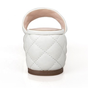 Scarpe bianche classiche con tacco alto a punta aperta leggere con plateau superiore da 5cm sandali con chiusura Slip-On tacco spesso scatolato per la stagione estiva - Product Image 5