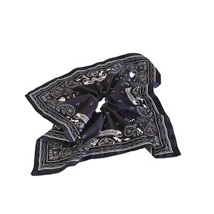 Nuovo Foulard Quadrato Retrò in Denim Blu con Motivo a Fiori di Anacardio, Accessorio per Capelli in Cotone dal Design Ricercato per Donne - Product Image 5