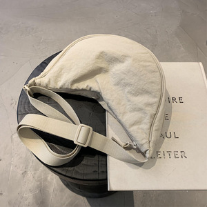 Sac à dos banane en nylon, petit sac bandoulière messager tendance avec sangle réglable et fermeture éclair, portable pour femme - Product Image 6