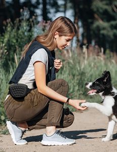 Free sample Premium Outdoor Pet Food Snack Bag With Leakproof Magnetic Closure Portable Silicone Dog <b>Training</b> <b>Treat</b> Pouch - Product Image 3