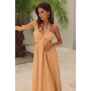 Vestido Sexy de Punto Casual para Mujer, con Cuello Halter, Corte en la Cintura y Tela con Sensación de Crepé, de Alta Calidad, Fabricación OEM - Product Image 1