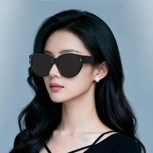 Gafas de sol polarizadas de moda unisex con montura negra, lentes de PC con protección UV400, tipo 3, para hombres y mujeres - Product Image 4