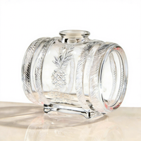 Nouvelle conception de bouteille en verre clair de forme baril, gaufrée, 500 ml, 700 ml, vide, pour le stockage du whisky, du gin, du rhum et du vin