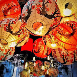 12 بوصة صينية يابانية تصميم الكرز ورقة فانوس مصباح الظل للمطعم الياباني الكنيسة الزفاف هدية العام الجديد الحفلات الحسّبات - Product Image 1