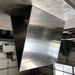 Lamiera Decorativa in Acciaio Inox Ondulato Goffrato, Finitura a Specchio Dorata <span class=keywords><strong>e</strong></span> Nera per Rivestimenti Interni di Ascensori - Product Image 1